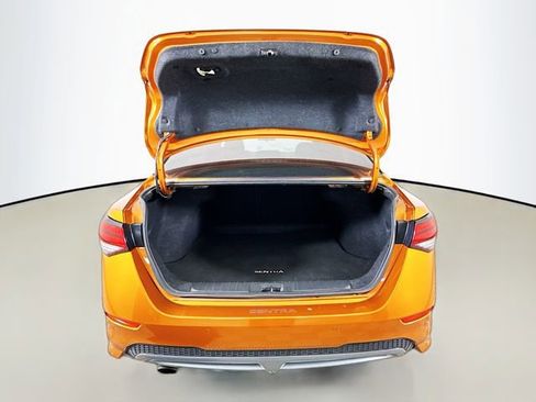 Used 2022 Nissan Sentra SR w/ SR Premium Package image 27