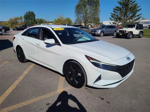 Used 2023 Hyundai Elantra SEL image 4