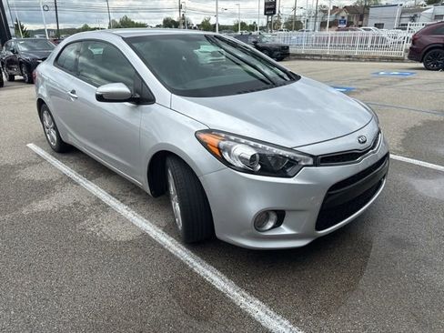 Used 2016 Kia Forte Koup EX FWD image 2