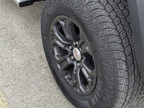 Used 2024 GMC Canyon Elevation w/ Convenience Package image 7