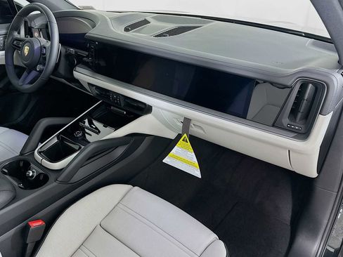 New 2026 Porsche Cayenne image 30