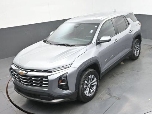 Used 2026 Chevrolet Equinox LT FWD image 22