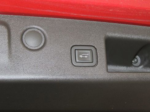 Used 2023 Chevrolet Equinox LT image 27