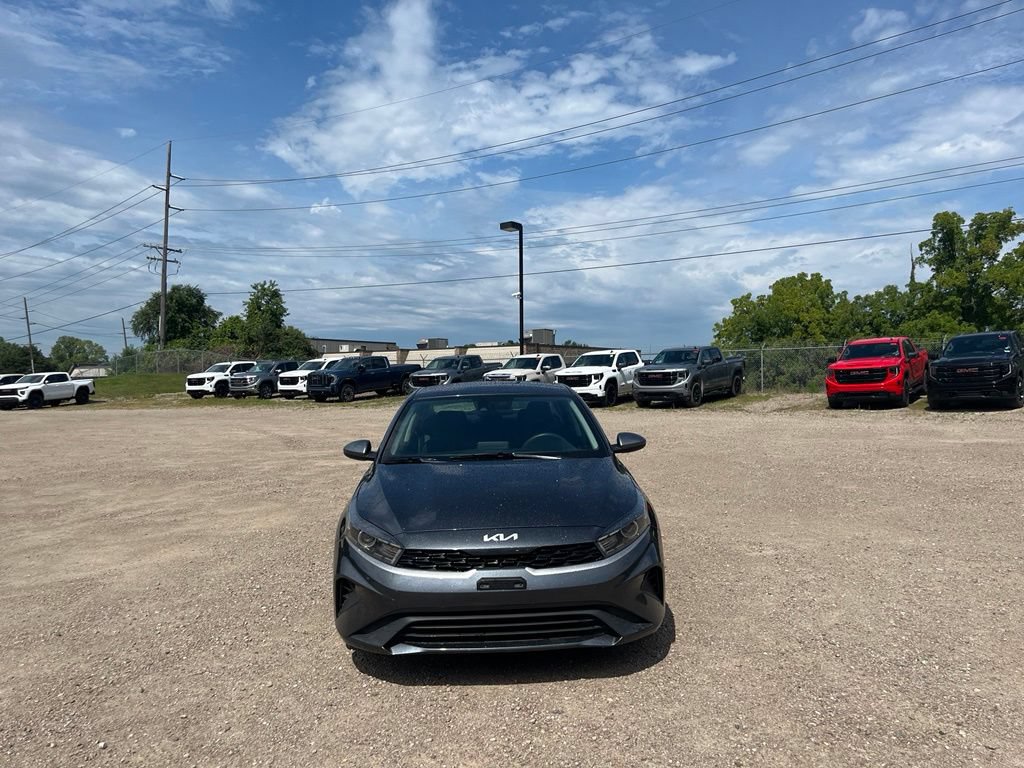 Used 2023 Kia Forte Sedan FWD image 3