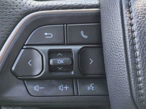 Used 2025 Toyota Tacoma TRD Off-Road AWD/4WD image 17
