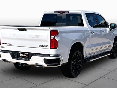 Used 2022 Chevrolet Silverado 1500 High Country w/ Technology Package AWD/4WD image 12