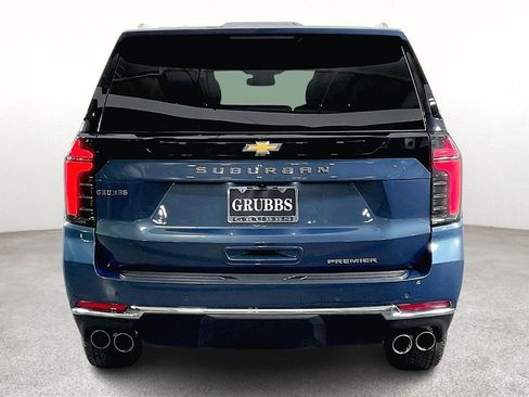 Used 2025 Chevrolet Suburban Premier image 6