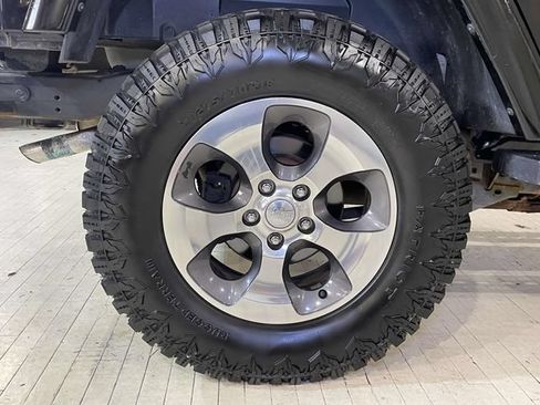 Used 2007 Jeep Wrangler Unlimited Sahara AWD/4WD image 10