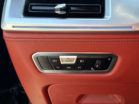 Used 2023 BMW XM AWD/4WD image 16