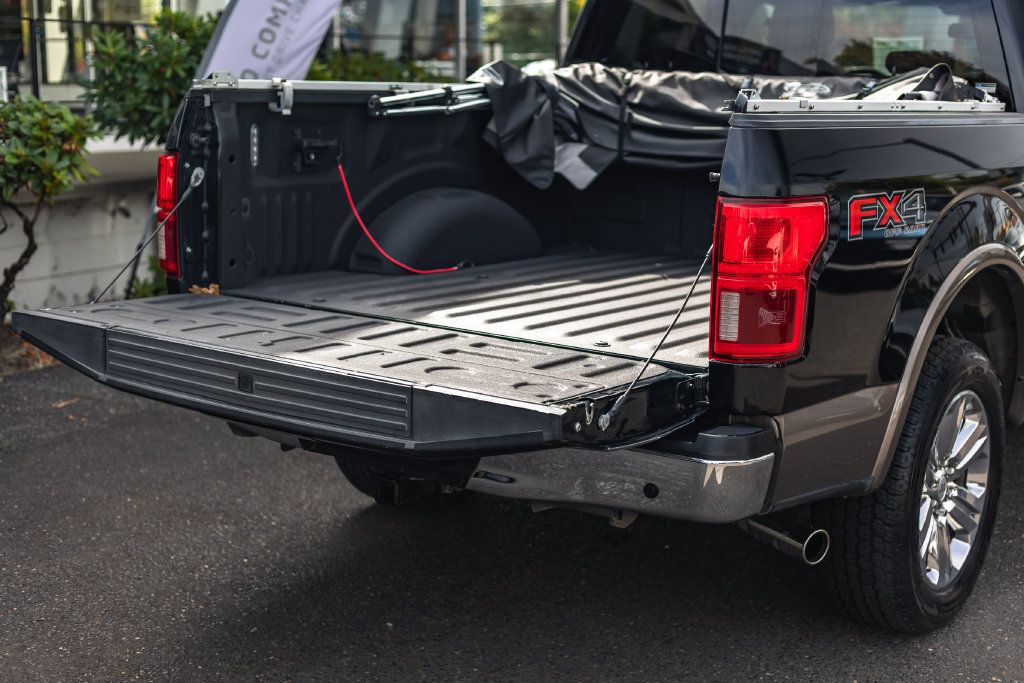Used 2018 Ford F150 King Ranch w/ Equipment Group 601A Luxury AWD/4WD image 8