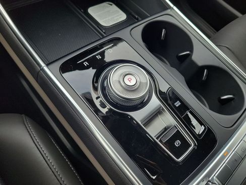 New 2026 Kia Carnival Hybrid FWD image 35
