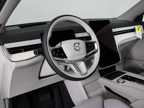 New 2025 Volvo EX90 Plus image 8