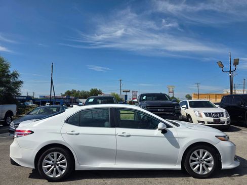 Used 2020 Toyota Camry LE FWD image 4