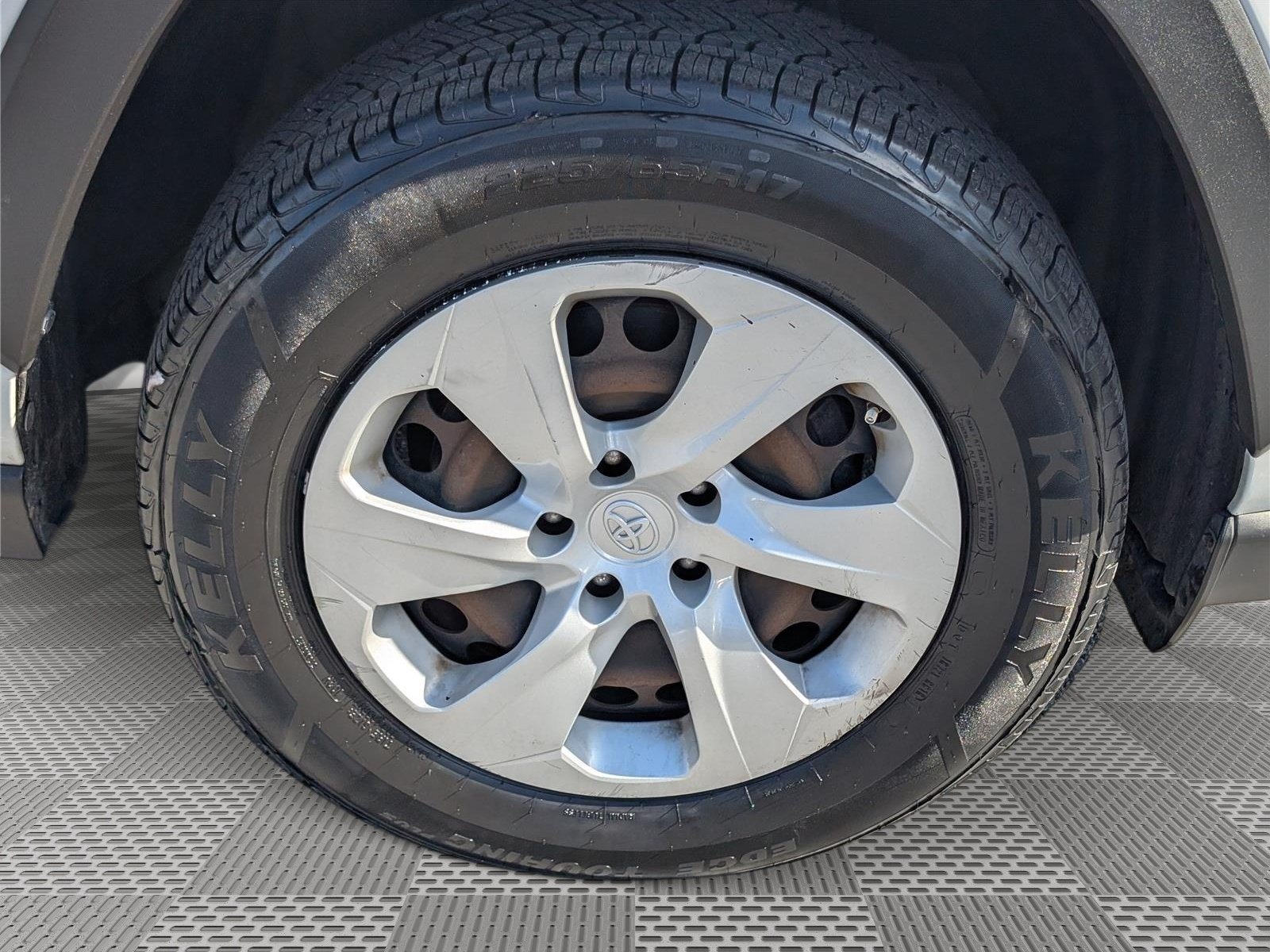 Used 2019 Toyota RAV4 LE w/ Carpet Mat Package AWD/4WD image 11