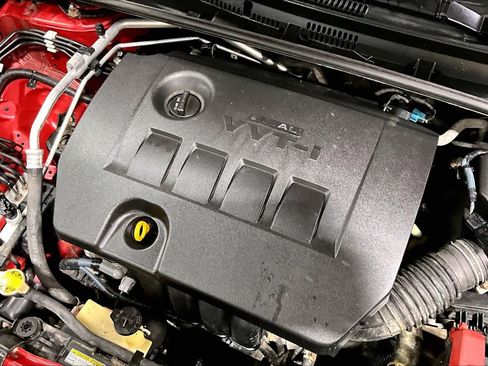 Used 2015 Toyota Corolla LE image 32