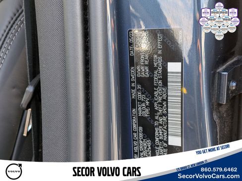 Used 2023 Volvo XC60 B5 Ultimate w/ Climate Package image 28