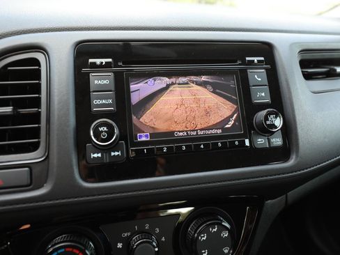 Used 2017 Honda HR-V LX image 20