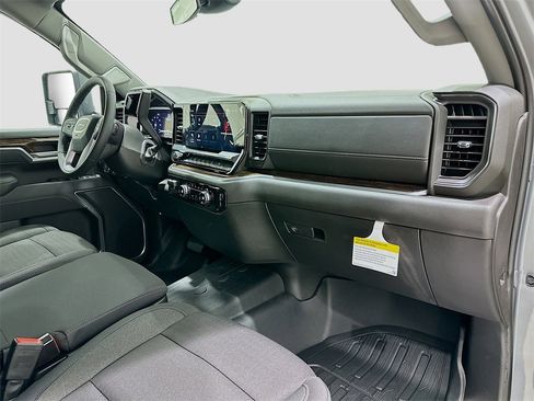 New 2026 GMC Sierra 3500 SLE w/ Preferred Package image 29