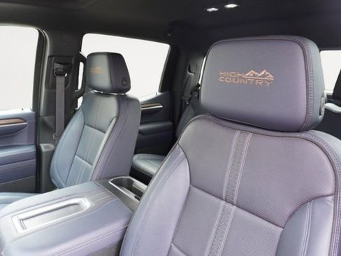 Used 2022 Chevrolet Silverado 1500 High Country w/ Technology Package image 14