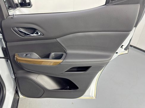 Used 2021 GMC Acadia SLE w/ Driver Convenience Package image 38