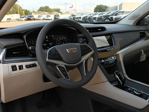 New 2026 Cadillac XT5 Premium Luxury w/ Driver Assist Package image 17