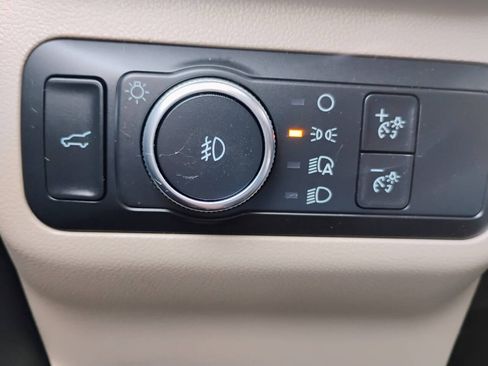 Used 2020 Ford Escape SEL FWD image 21