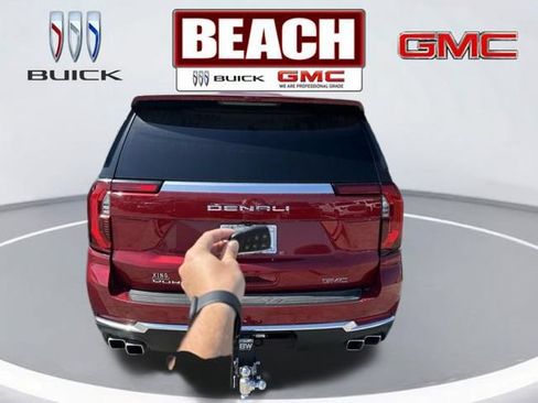 Used 2025 GMC Yukon Denali w/ Sun & Power Step Package AWD/4WD image 4