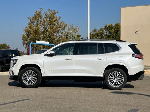 Used 2025 GMC Acadia Denali image 9