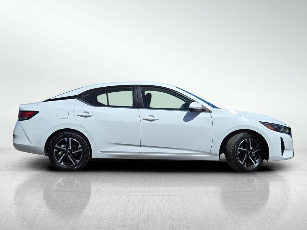 Used 2025 Nissan Sentra SV FWD image 4