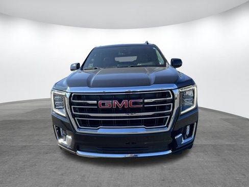 Used 2024 GMC Yukon SLT w/ SLT Luxury Package image 2