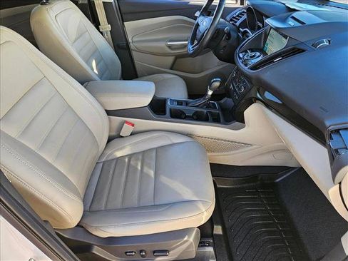 Used 2017 Ford Escape Titanium image 22