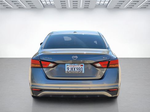 Used 2024 Nissan Altima 2.5 SV FWD image 13