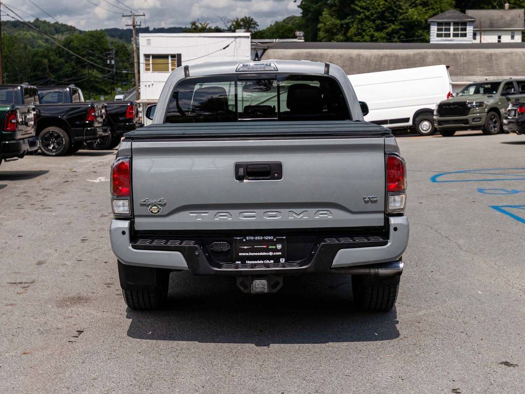 Used 2020 Toyota Tacoma Limited AWD/4WD image 5