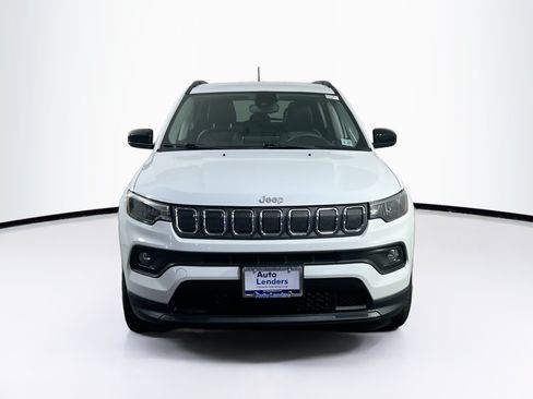 Used 2022 Jeep Compass Latitude AWD/4WD image 2