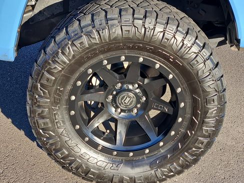 Used 2019 Toyota Tacoma TRD Sport image 7