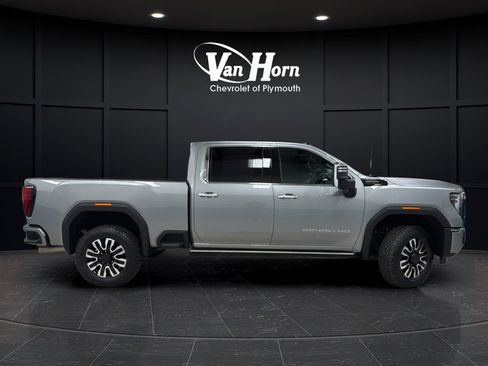 Used 2025 GMC Sierra 3500 Denali Ultimate AWD/4WD image 8