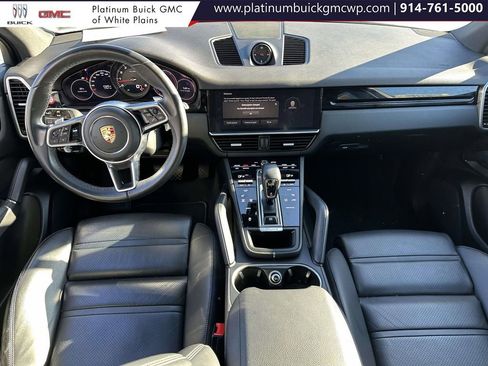 Used 2023 Porsche Cayenne Platinum Edition image 18