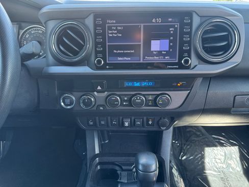 Used 2021 Toyota Tacoma TRD Off-Road w/ Technology Package AWD/4WD image 19