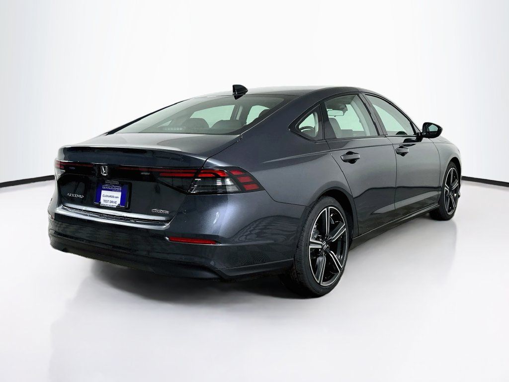 Used 2026 Honda Accord SE image 7