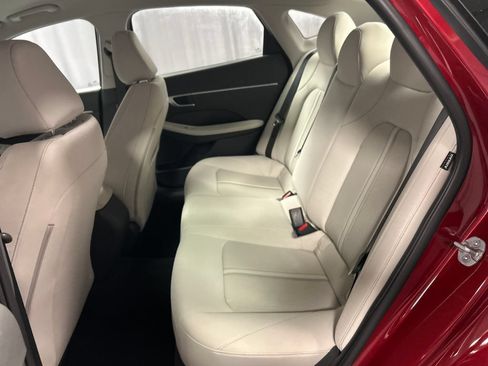 Used 2025 Hyundai Sonata SE FWD image 21