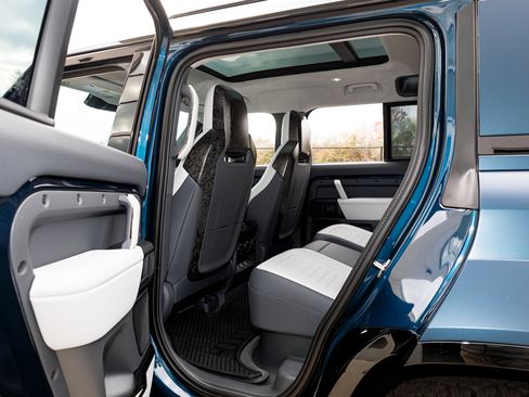 Used 2026 Land Rover Defender 110 OCTA image 30