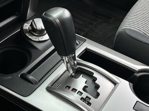 Used 2016 Toyota 4Runner SR5 image 16