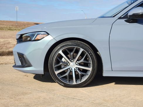 Used 2022 Honda Civic Touring image 13