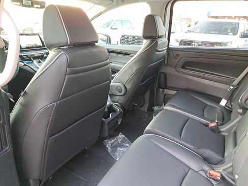 New 2026 Honda Odyssey Touring image 10