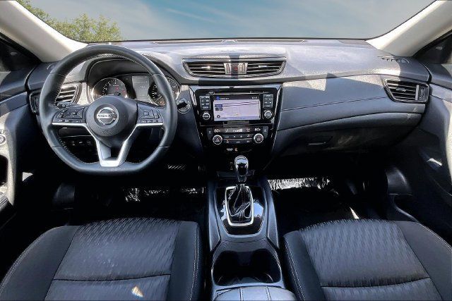 Certified 2017 Nissan Rogue SV w/ SV Premium Package AWD/4WD image 7