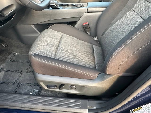Certified 2025 Nissan Rogue SV AWD/4WD image 23
