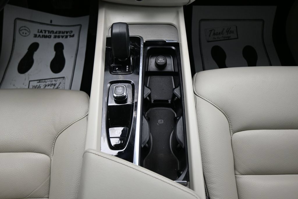 Used 2023 Volvo XC60 B5 Plus FWD image 20