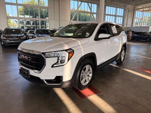 Used 2023 GMC Terrain SLE FWD image 7