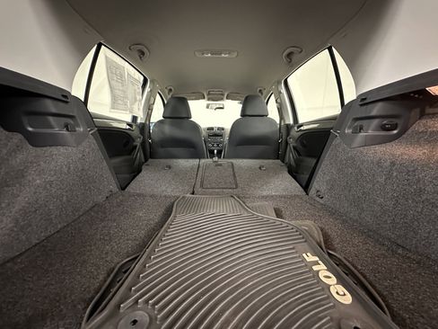 Used 2012 Volkswagen Golf 4-Door image 10