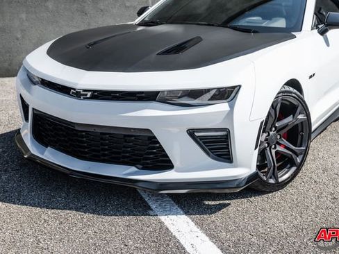 Used 2018 Chevrolet Camaro SS image 19